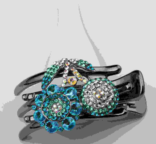 探索小馬飾品 義烏市茗璨飾品廠的批發優勢與采購指南